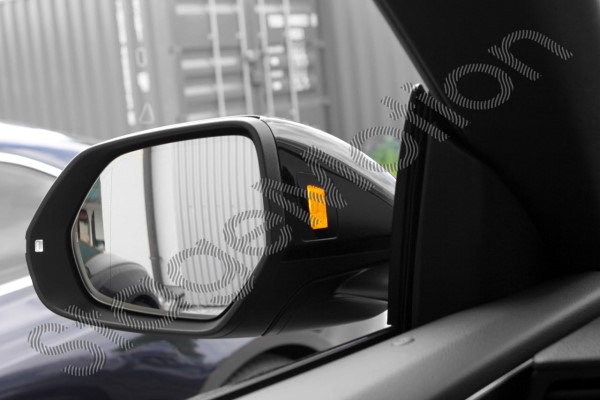 Asistente Cambio Carril Audi Q8 (4M)