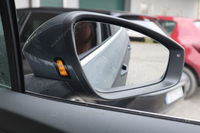 Asistente de cambio de carril incluido asistente de tráfico trasero para Skoda Enyaq 5A